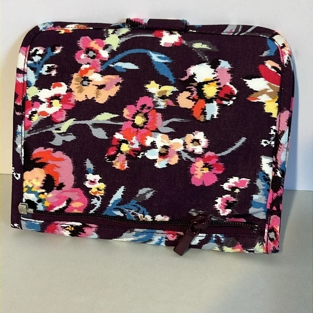Vera Bradley Iconic Zip In Brush Case Indiana Rose
